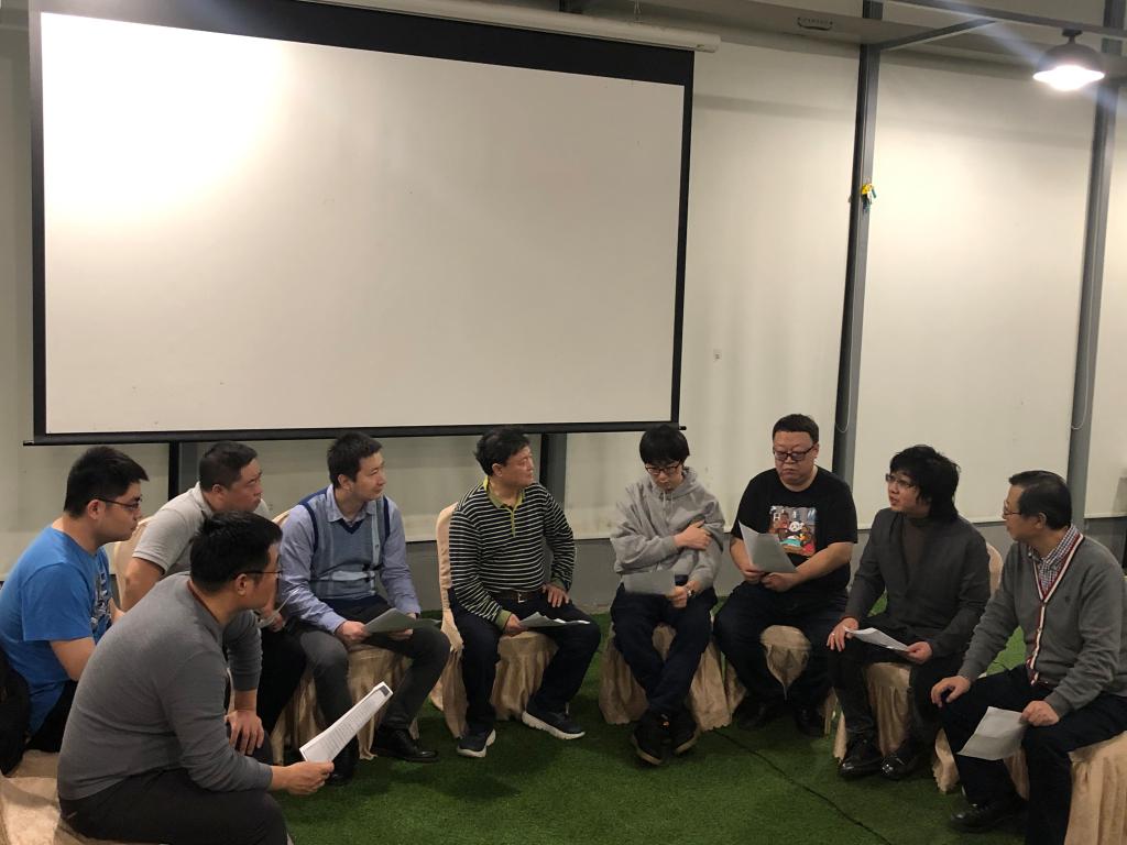 系副主任王恪居组织赴浙江演出人员学习文件精神